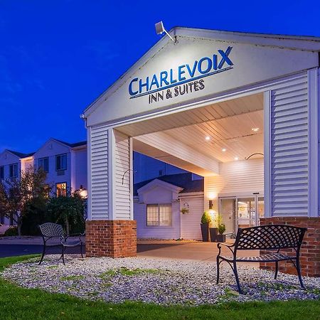 Charlevoix Inn & Suites Surestay Collection By Best Western Екстериор снимка