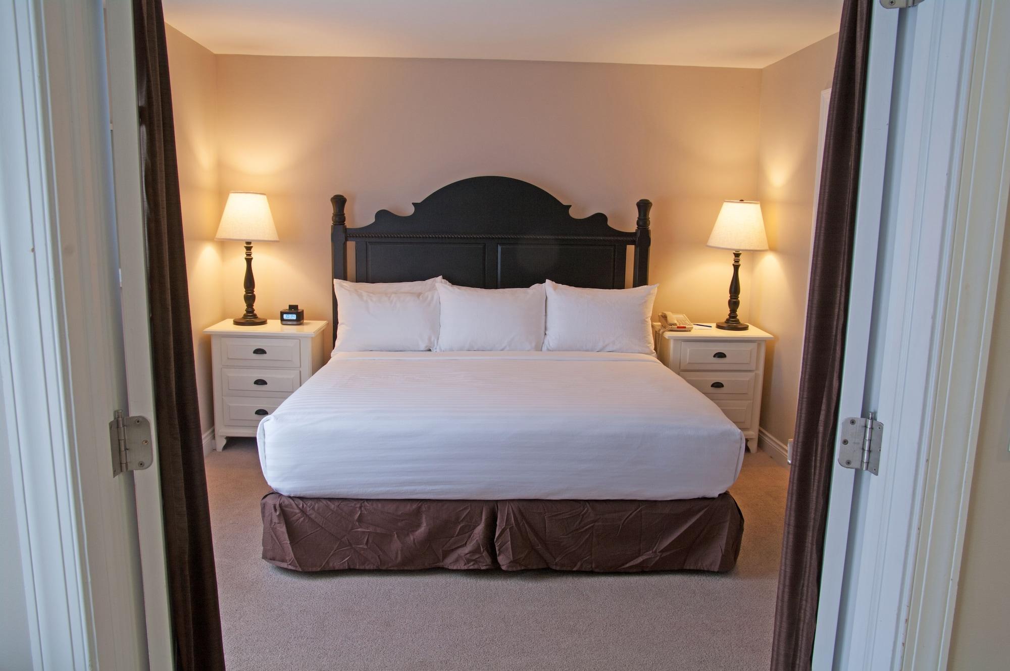 Charlevoix Inn & Suites Surestay Collection By Best Western Екстериор снимка