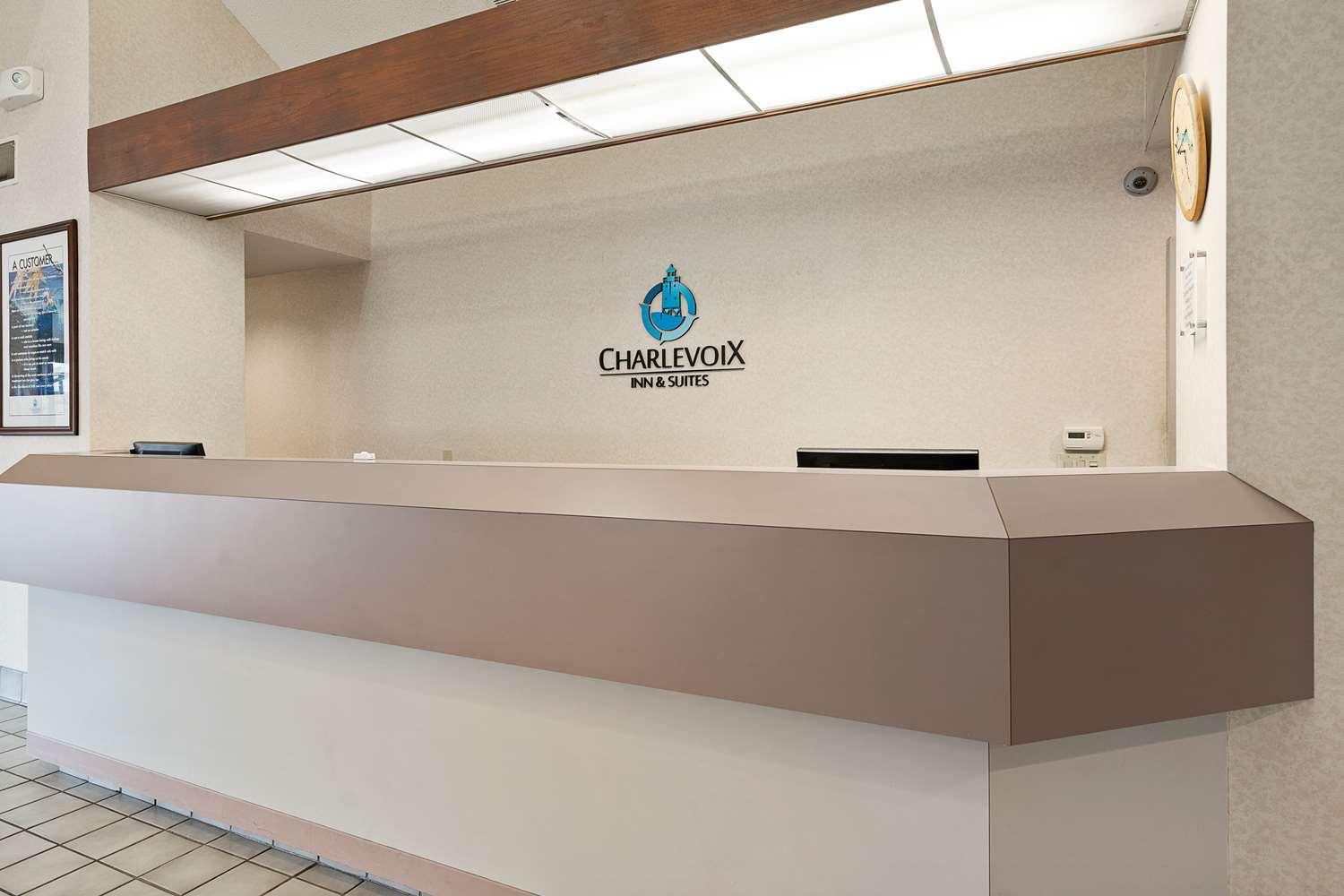 Charlevoix Inn & Suites Surestay Collection By Best Western Екстериор снимка